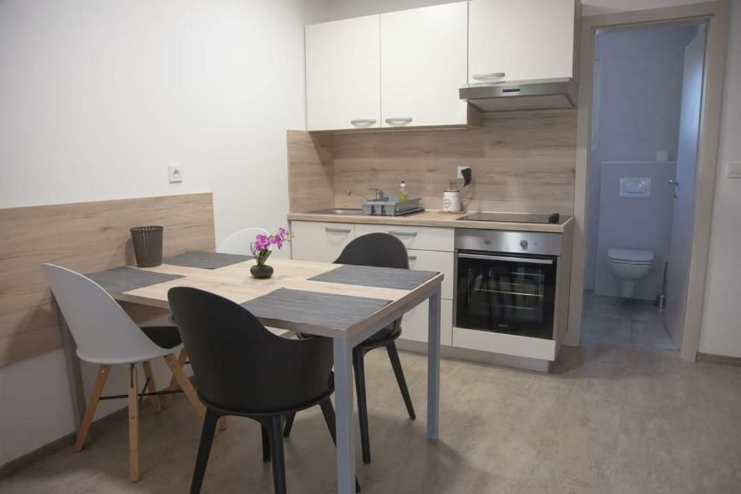 Bungalow Comfort 100 M From The Beach เปรมันตูรา ภายนอก รูปภาพ
