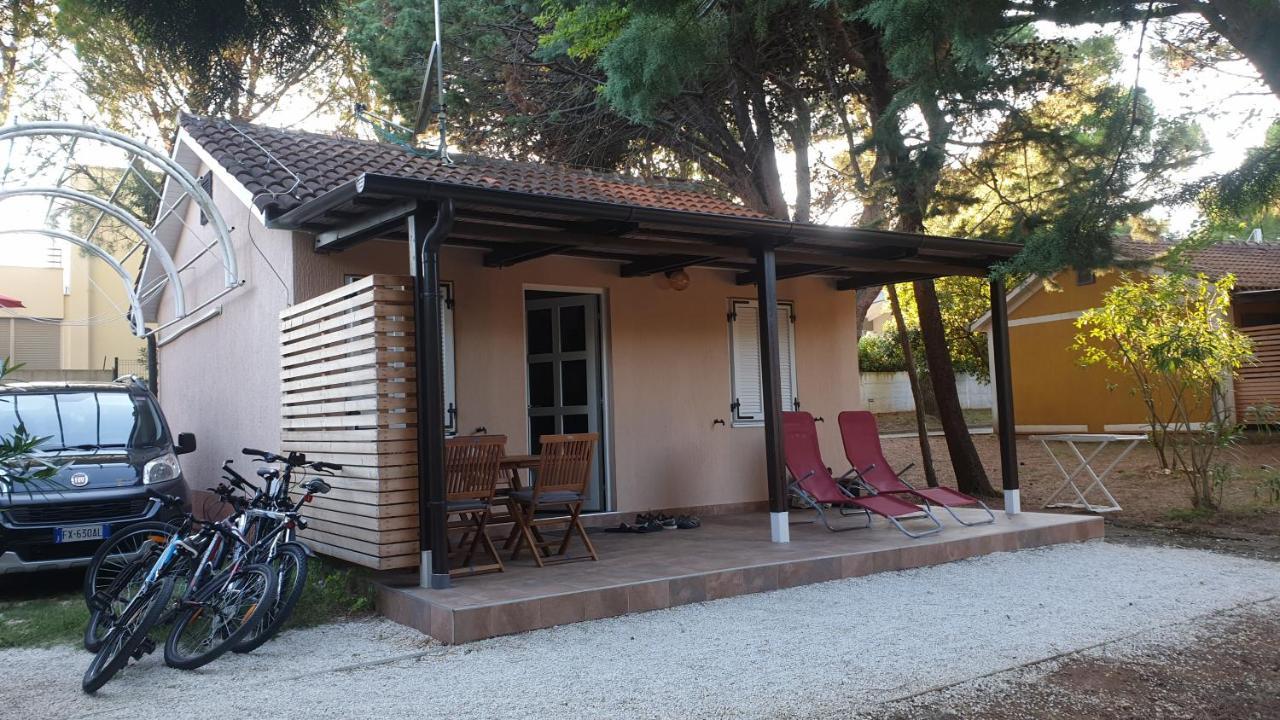 Bungalow Comfort 100 M From The Beach เปรมันตูรา ภายนอก รูปภาพ